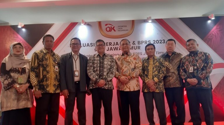 Gelar Evaluasi Kinerja BPR dan BPRS 2023, OJK Sebut Ekonomi Jatim Tumbuh 4,86% 