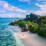 Daftar Caption Pantai Singkat yang Kekinian, Romantis Hingga Bikin Ketawa.