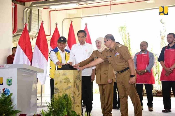 Presiden Jokowi Resmikan Pasar Induk Among Tani