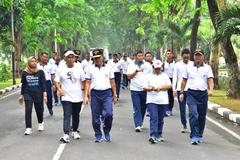 Anjangsana Jumat Berkah, Danpuspenerbal Kunjungi Tiga Keluarga Warakauri