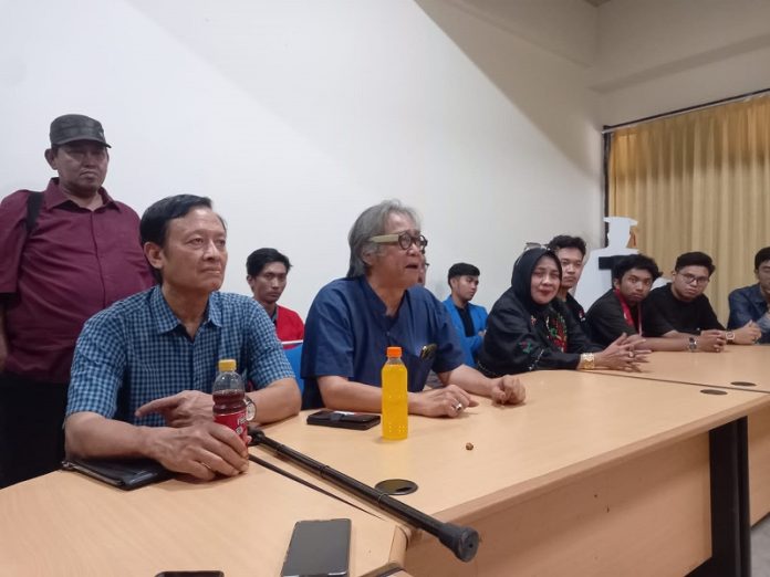 Budayawan Bambang Ekoloyo Butet Kartaredjasa