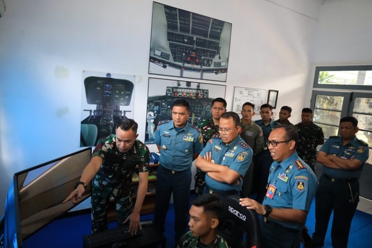 Komandan Puspenerbal Tinjau Kesiapan Flight Simulator Senerbal