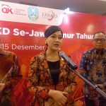 Gubernur Khofifah OJK