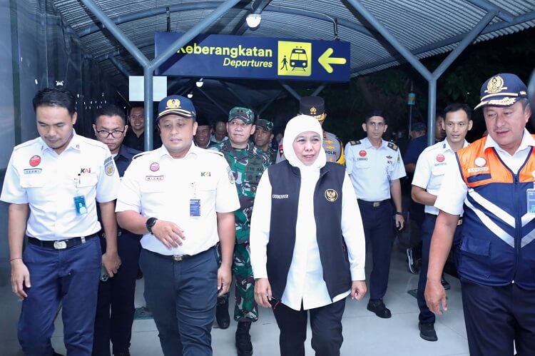 Khofifah Stasiun Gubeng