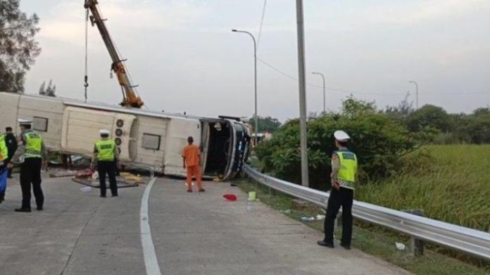 Kecelakaan Bus Handoyo di Tol Cipali
