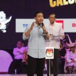 penampilan gibran debat