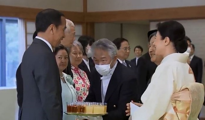 Hadiri Jamuan Minum Teh