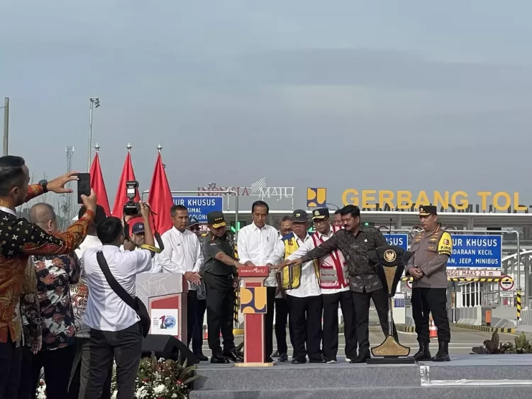 jokowi jalan tol