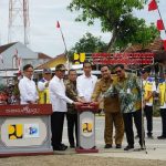 Presiden Jokowi Resmikan Pelaksanaan Inpres Jalan Daerah di Kabupaten Blora.