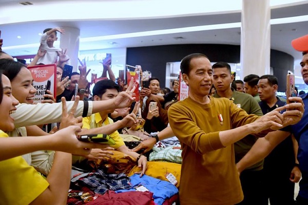 Saat Presiden Jokowi Kunjungi Pusat Perbelanjaan
