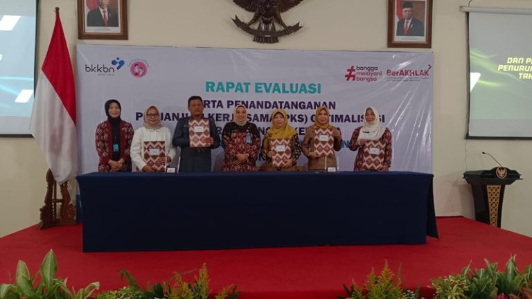 Targetkan Prevalensi Stunting 13% Ditahun 2024, BKKBN Jatim Kontrak Kinerja Dengan 38 OPD-KB