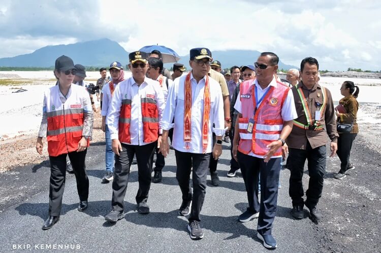 Bandara Singkawang rampung