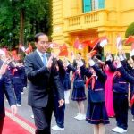 Presiden Jokowi Disambut Upacara Kenegaraan di Hanoi