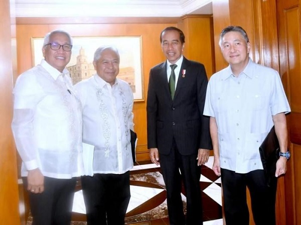 Presiden Jokowi dan Menteri Transportasi Filipina