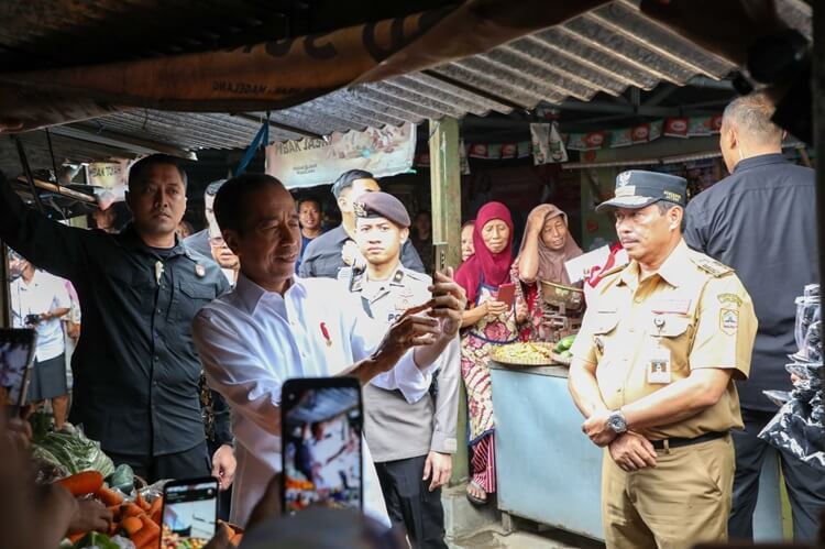 jokowi pasar blabak