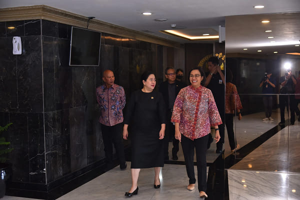 Sri Mulyani Bertemu Puan Maharani di Gedung DPR