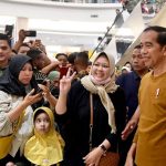 Saat Presiden Jokowi Kunjungi Pusat Perbelanjaan di Banyumas Bersama Para Menteri