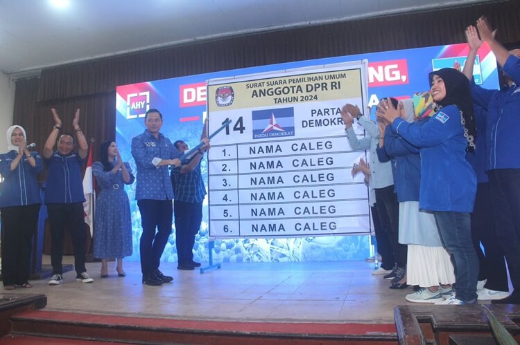 AHY Disambut Meriah Warga Tuban, Doa untuk Menang Pemilu 2024 Menggema