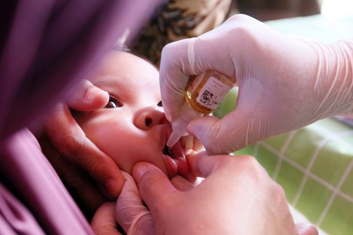 Vaksinasi Polio