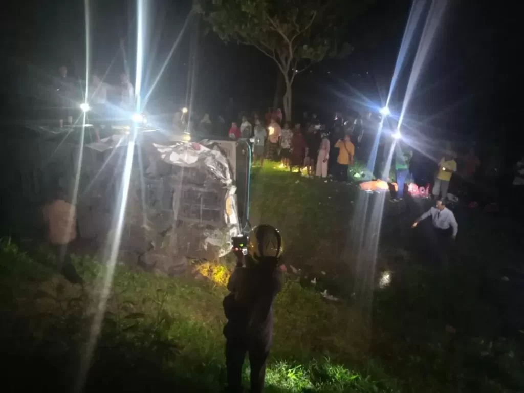 Bus SMAN 1 Sidoarjo kecelakaan