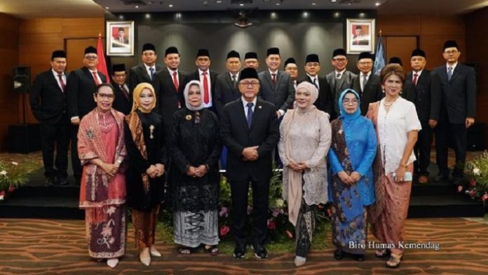 Mendag Zulhas Lantik 23 Anggota BPKN
