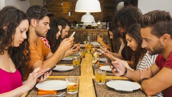 Tips Atasi Kecanduan Smartphone