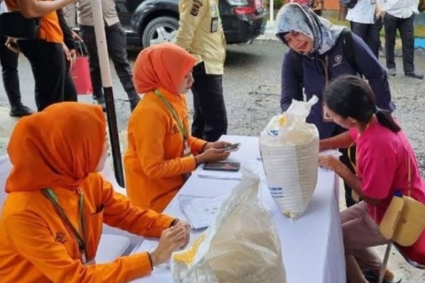 Bansos Beras Dihentikan Sementara