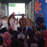 Presiden Jokowi Serahkan Bantuan Pangan di Klaten.