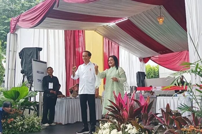 Jokowi Iriana mencoblos