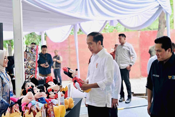 Presiden Jokowi Silaturahmi dengan Nasabah Mekaar