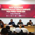 KPU Jatim Bersama Peserta Pemilu Laksanakan Pembersihan APK Sebelum Masa Tenang