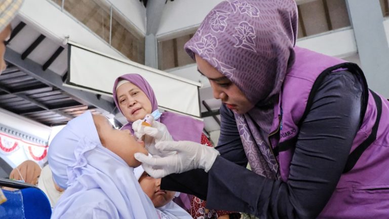 Ning Sasha Ajak Orangtua Dukung Sub PIN Polio Putaran Kedua di Sidoarjo, Sasar 292.041 Anak