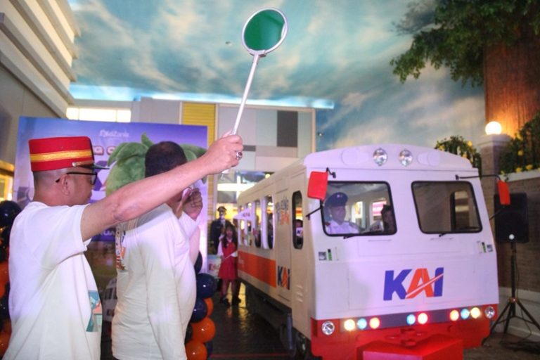 Kereta Api Indonesia Hadirkan Pengalaman Travelling by train Bagi Anak-anak di Kidzania Surabaya.