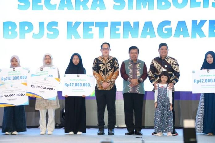 Santunan Petugas Pemilu Jatim