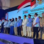 Khofifah Pimpin Apel Akbar Relawan Prabowo-Gibran, Jaga 120 Ribu TPS seluruh Jatim.