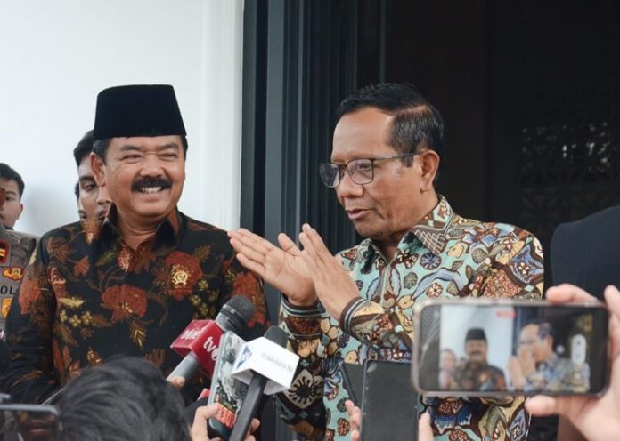 Hadi Tjahjanto Mahfud MD