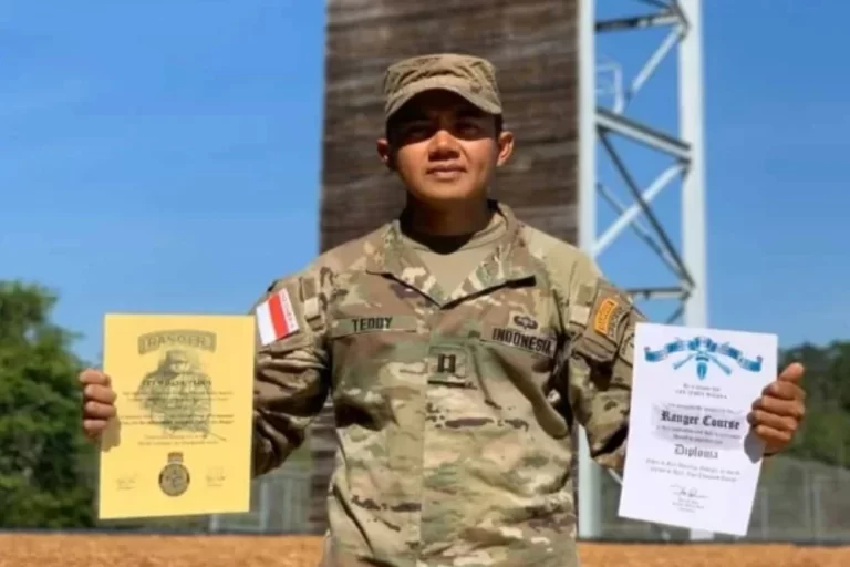 Pesona Mayor Teddy, Ajudan Prabowo Subianto yang Bikin Kaum Hawa Kesengsem