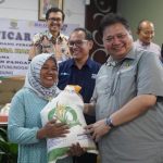 Bansos Beras Dihentikan Sementara Imbas Pemilu 2024, Airlangga Angkat Suara