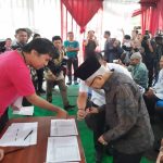 wapres_maruf_amin_dan_keluarga_nyoblos_di_tps_1707881789