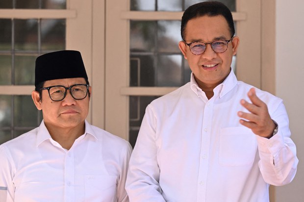Anies tiba MK
