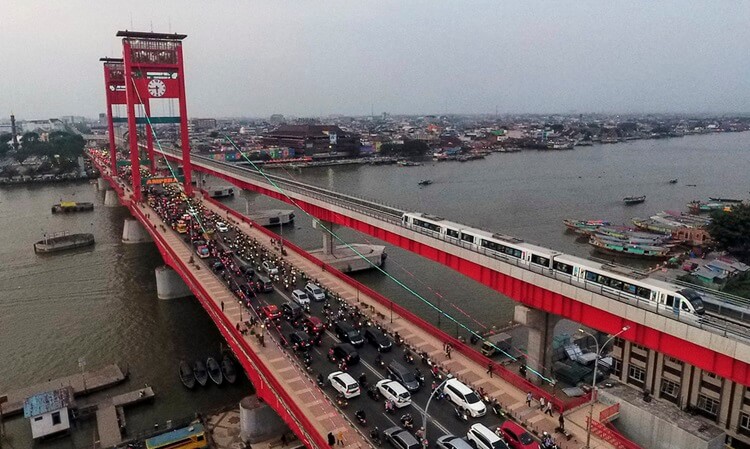 KAI LRT Berbuka Puasa