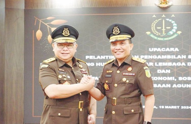 Jaksa Agung Lantik Leonard Eben Ezer
