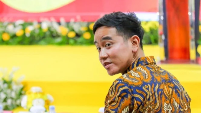 Gibran Dinas ke Inggris