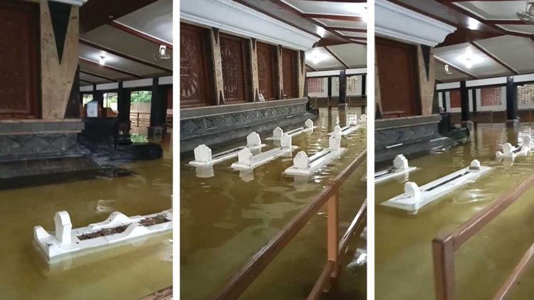 Makam Sunan Kalijaga banjir