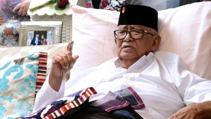 Solihin GP Tutup Usia