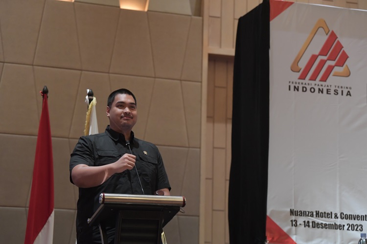 Regenerasi Atlet, Menpora Komitmen All-Out Dukung Panjat Tebing