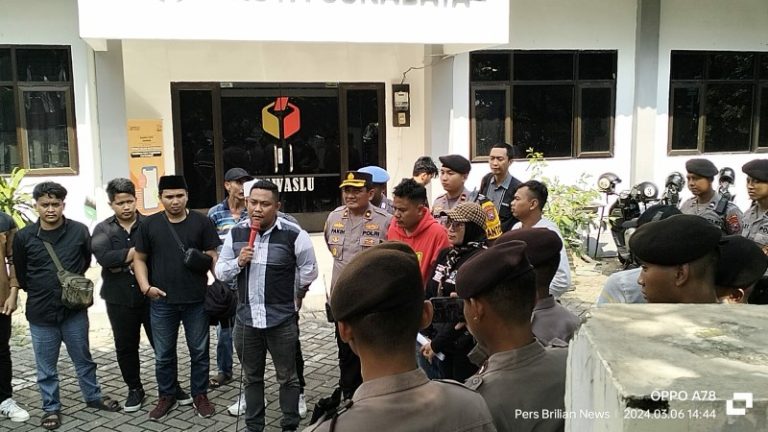 Skakmat KPU Surabaya Tidak Mampu Jawab Pertanyaan Aliansi Madura Indonesia
