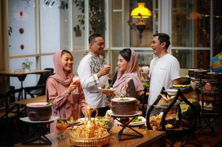 Buka Bersama di Mercure Surabaya Grand Mirama Berhadiah Tiket Umroh Gratis