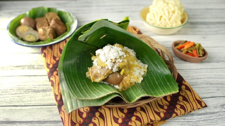 Nasi Liwet Solo, Kuliner Tradisional dengan Keunikan Sejarah,Budaya dan Filosofi