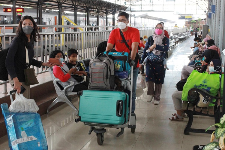 KAI Semarang kopi gratis